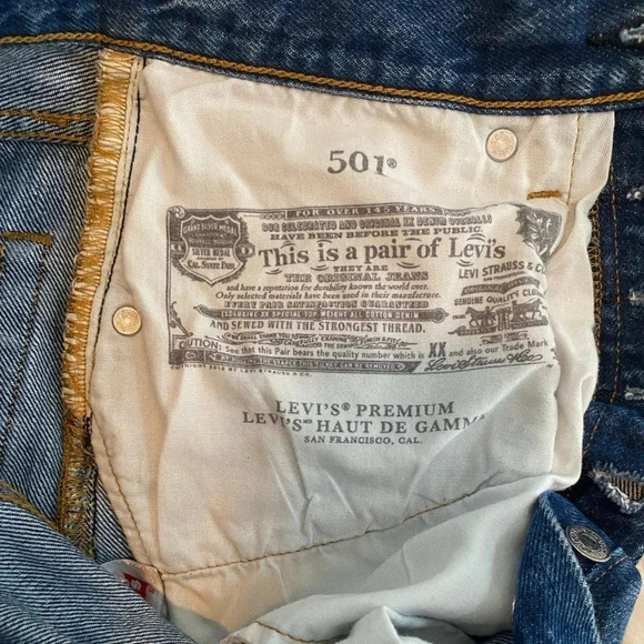 Levis 501 Distressed Jeans with Ripped Knees and Button Fly Size W 24 L 26 - Picture 10 of 11